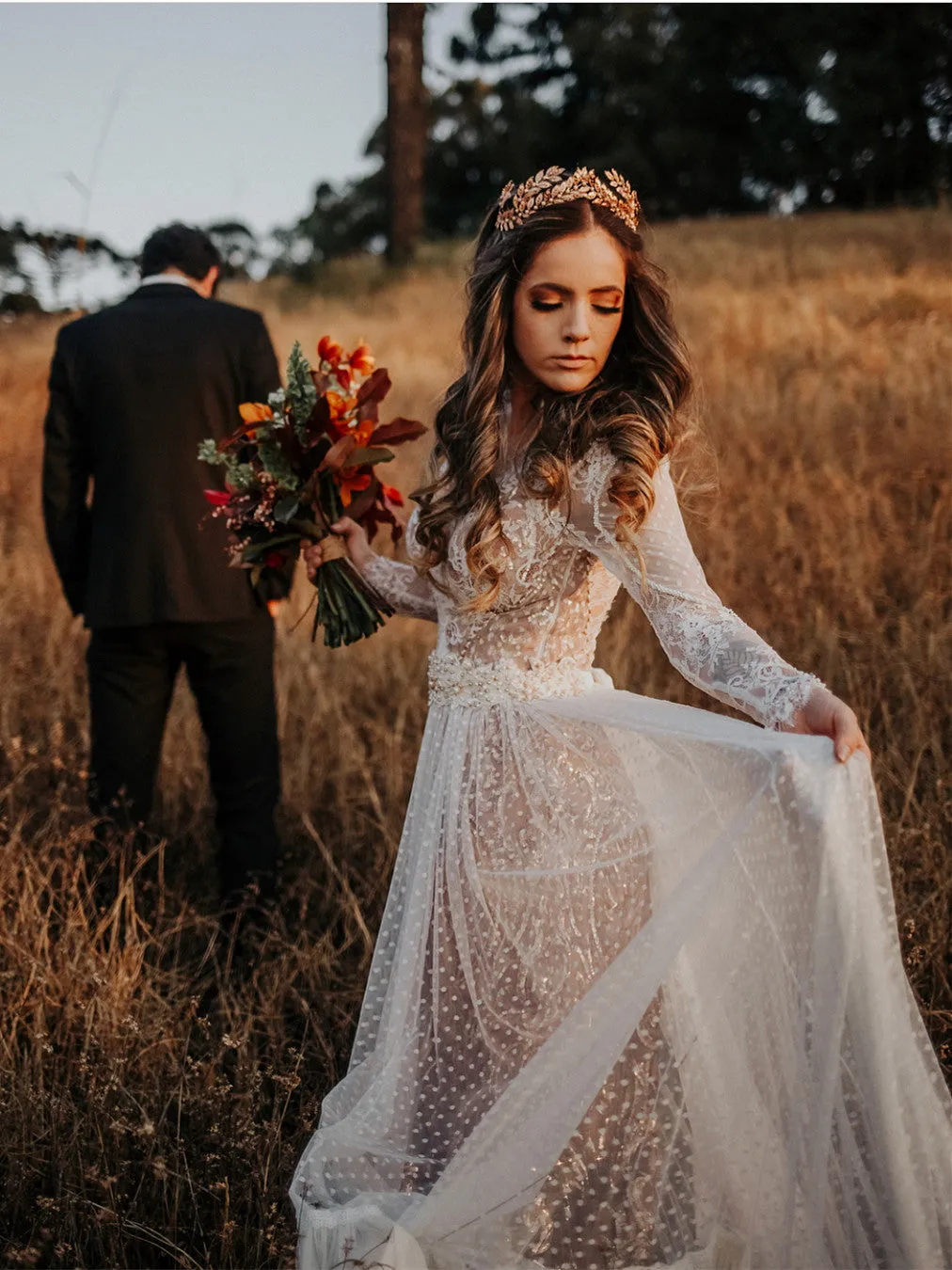 Attractive V-neck Country A-line Wedding Dresses Lace Bridal Gowns WD200